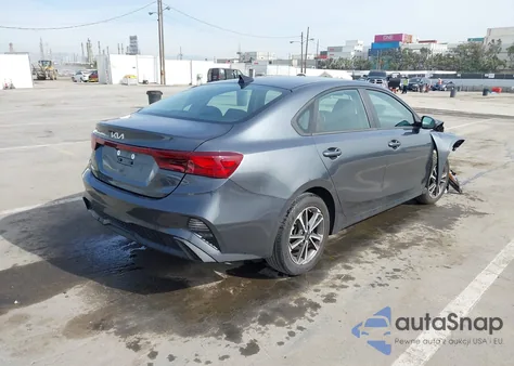 2022 Kia Forte Lxs z USA, uszkodzony, nr VIN 3KPF24AD5NE458872